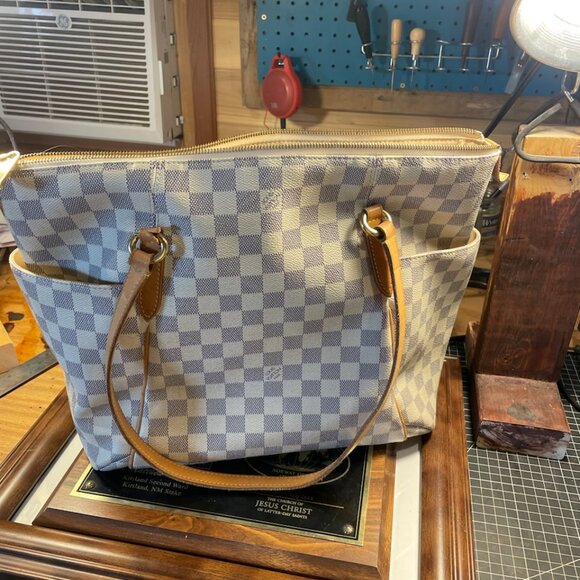 Handbag. - Picture 3 of 4